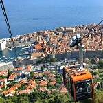 Transport par câble et  vue du port de Dubrovnik. דוברובניקבל